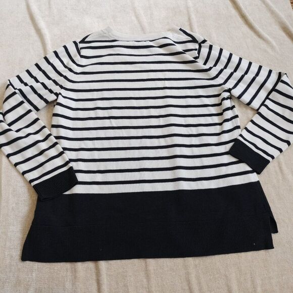 Croft & Barrow V Neck Black and White Striped Long Sleeve Sweater Size Large - Picture 3 of 7
